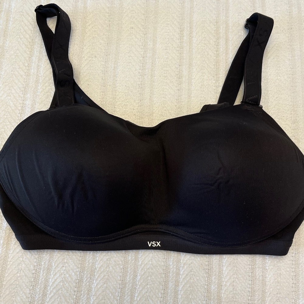 Victoria’s Secret VSX Black Padded Sports Bra 38C